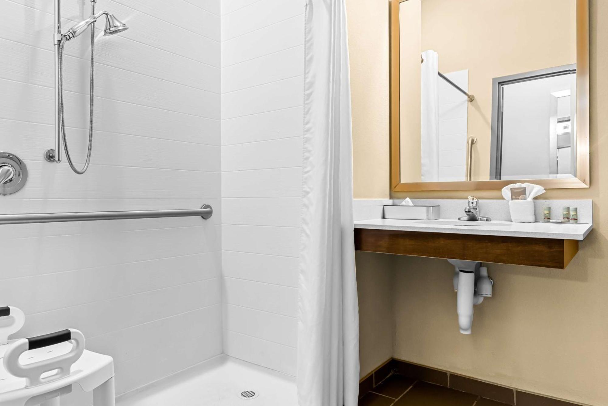 Best Western St. Louis Airport North Hotel & Suites Hazelwood Buitenkant foto